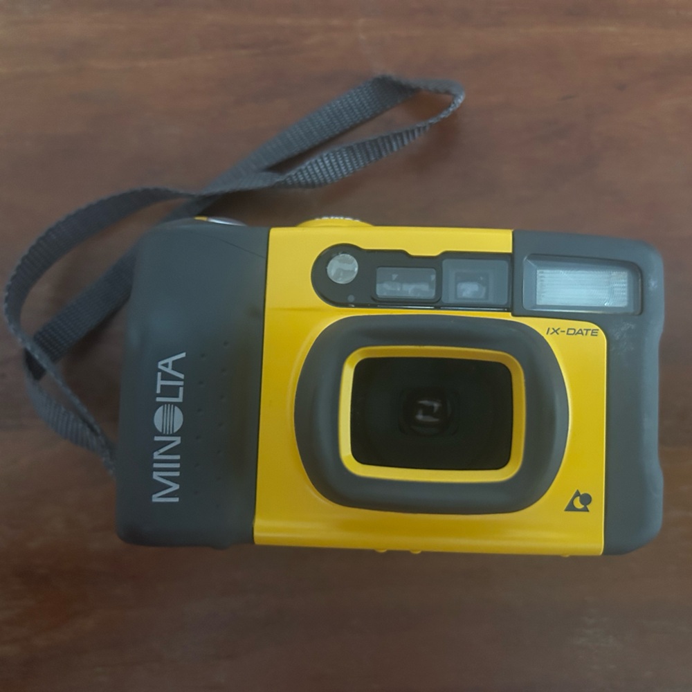 Minolta Vectis Weathermatic Zoom Waterprof Camera